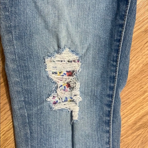✨3/$30 GAPKids Girlfriend Jeans - Picture 2 of 3